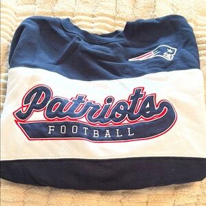 Patriots Cropped Sweatshirt - Navy and White